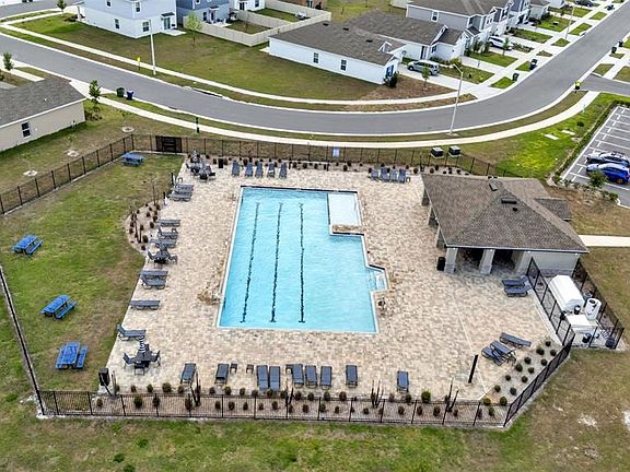 2nd image of 569 Reggie Rd