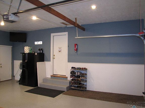 4th image of 1010 N Lindale St