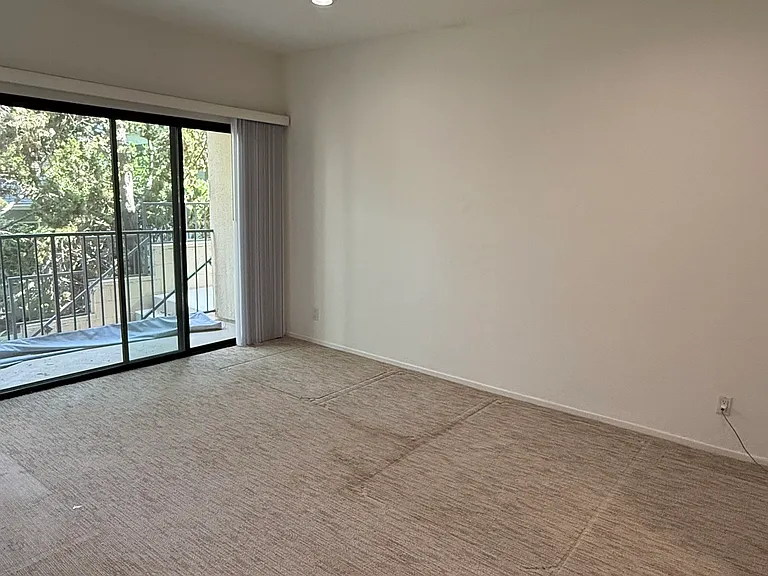 1585 Manning Ave #3 — Photo 2