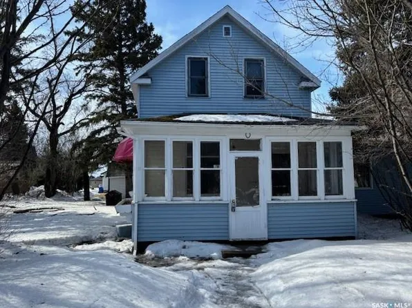 327 4th AVENUE E, Canora, SK S0A 0L0