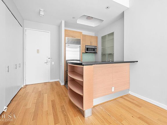 4th image of 325 5th Ave APT 15B
