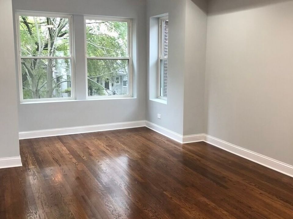 1st image of 3340 W Berteau Ave #2