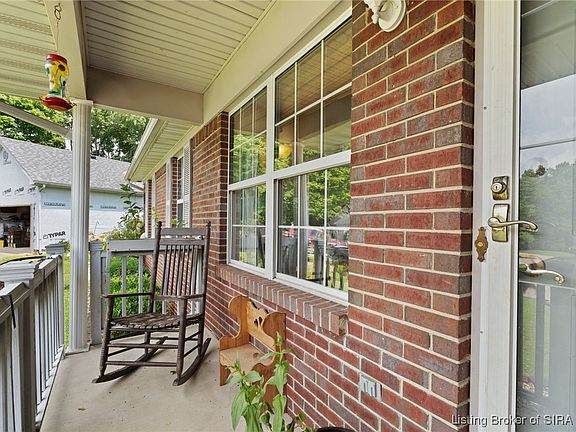5th image of 1984 Andrew Court NW