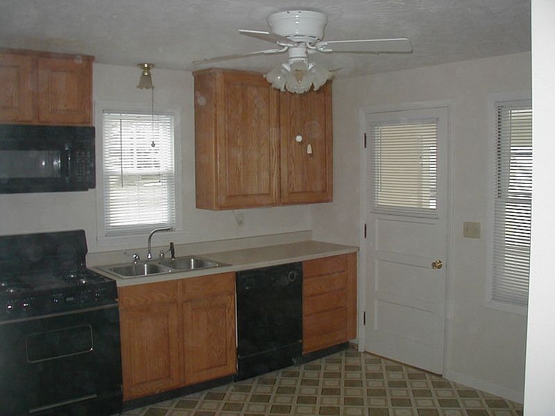 2nd image of 285 Dellwood Rd