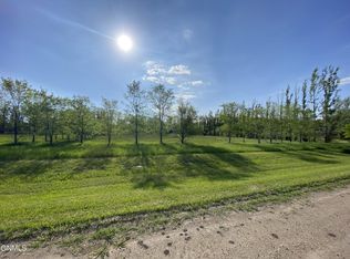 3171 Joos Grove Ln, Jamestown, ND 58401