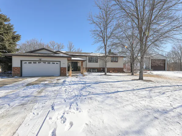 919 W Bristol Dr, Bismarck, ND 58501