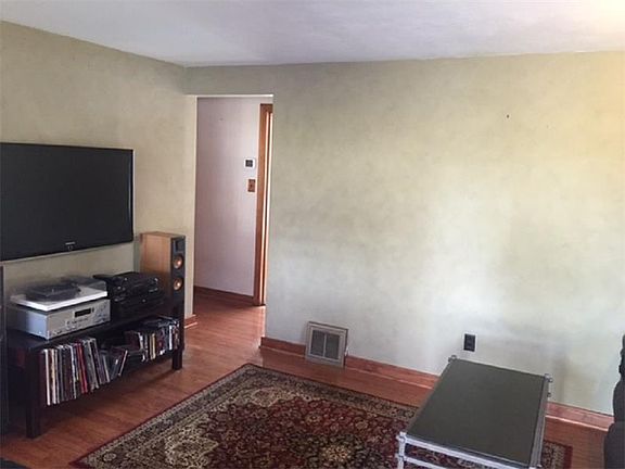 5th image of 6409 Helen St