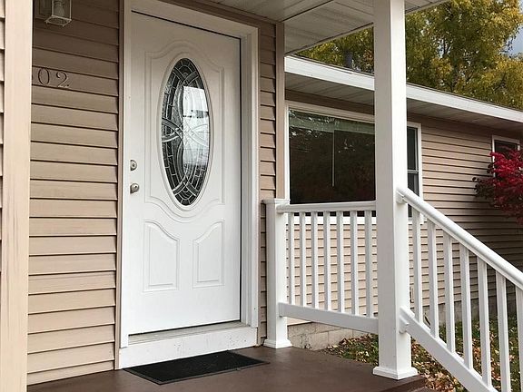 2nd image of 802 W College Ave