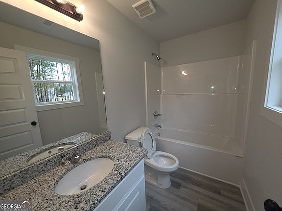 4th image of 102 Armstrong Dr #88