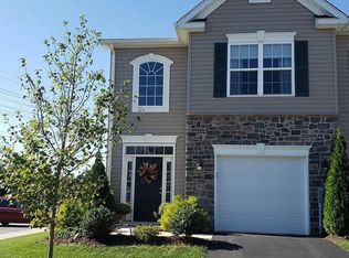 42 Polygon Pl, Falling Waters, WV 25419