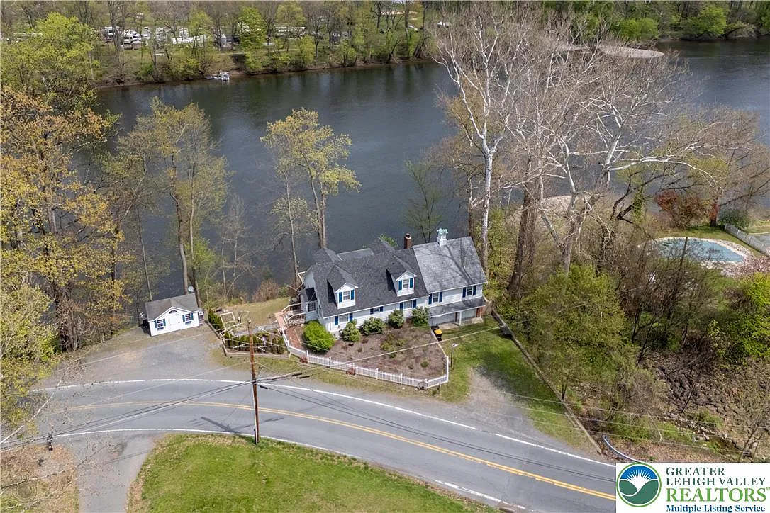 3 bed, 2.0 bath, 2994 sqft, $3,000 — Photo 4