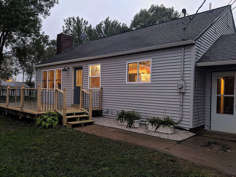 1st image of 1213 1st Ave NE