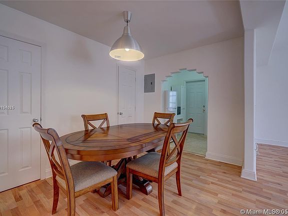 3rd image of 1229 Euclid Ave APT 10