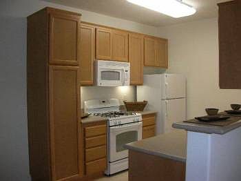 4th image of 4006 Cedarhurst Dr APT 204