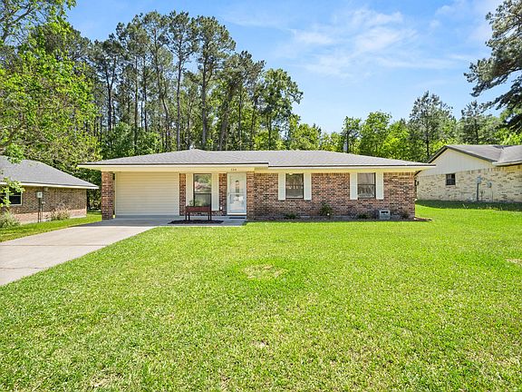 134 Raymond Dr., New Llano, LA 
3 Bedrooms
1 Full and 1 Half Bathrooms