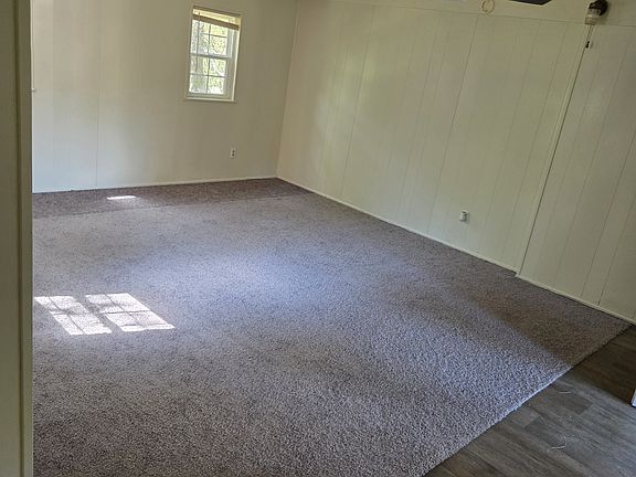 4th image of 2423 N McDonough Rd #B