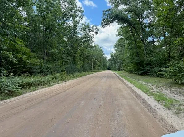 6794 S 128th Ave, Rothbury, MI 49452