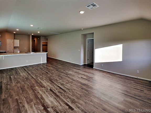 3rd image of 11604 S 274th East Ave