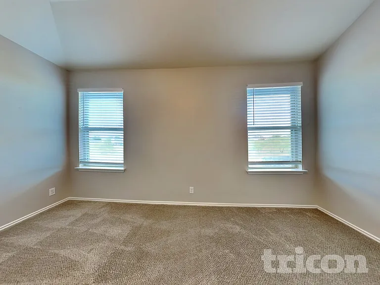 240 Dragon Ridge Rd — Photo 9