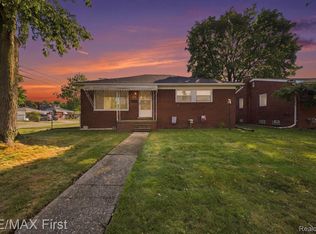 24704 Greenbrier Ave, Eastpointe, MI 48021