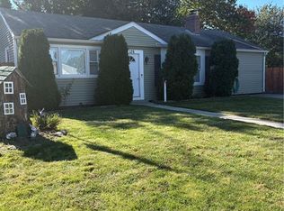 126 Vernon St, Warwick, RI 02889