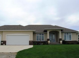612 2nd Ave SE, Geneva, MN 56035