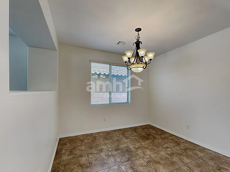 136 W Camino Fuste — Photo 4