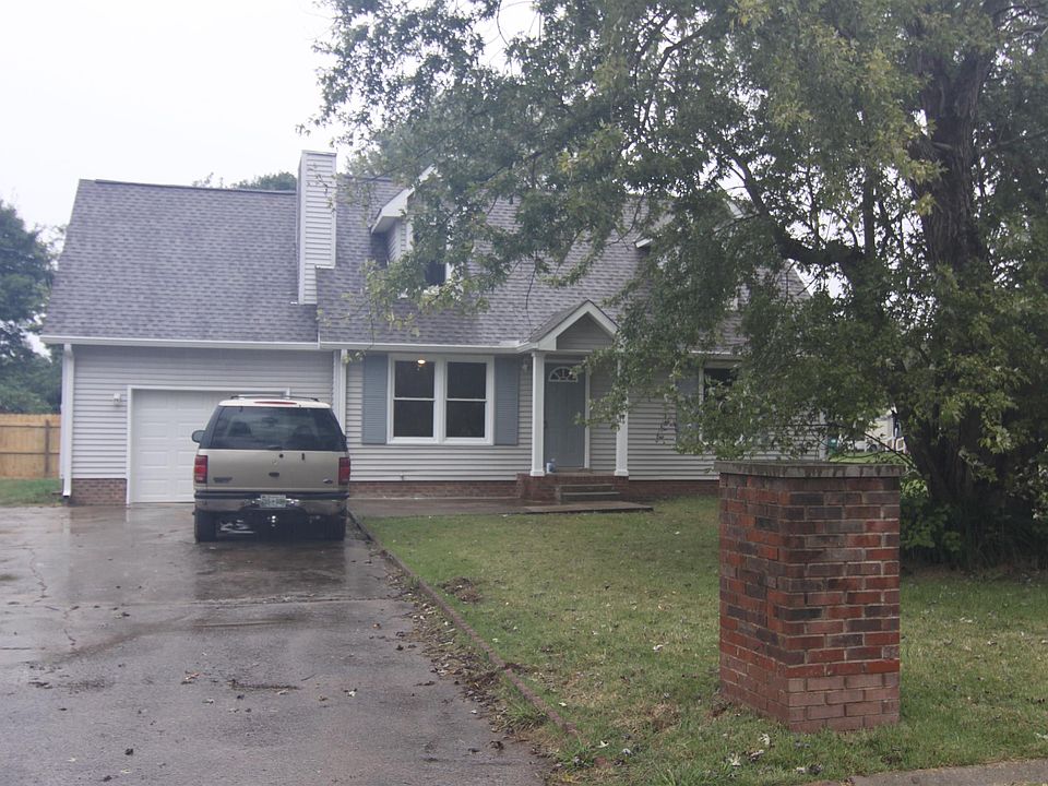 1st image of 300 Buckeye Ln