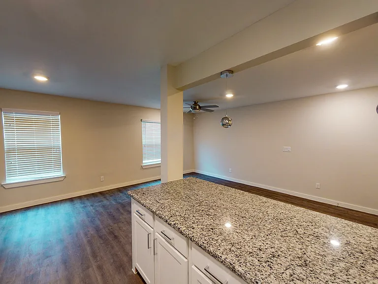 Midtown Apartments — Photo 12