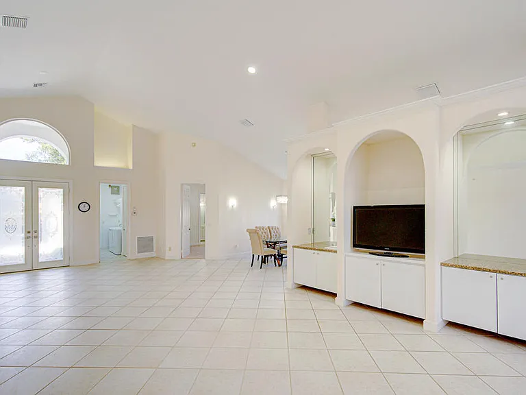 6646 Oakmont Way — Photo 20