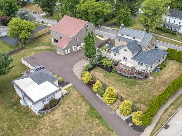 1395 Pinetown Rd, Fort Washington, PA 19034