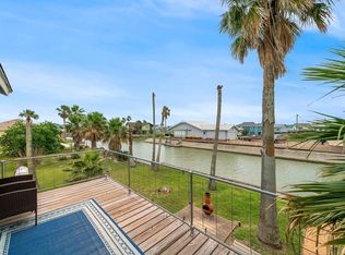 211 Pintail Ln, Rockport, TX 78382