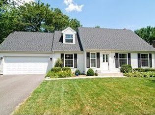 69 Flicker Ct, Naperville, IL 60565