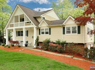 717 Tulip Pl, River Vale, NJ 07675