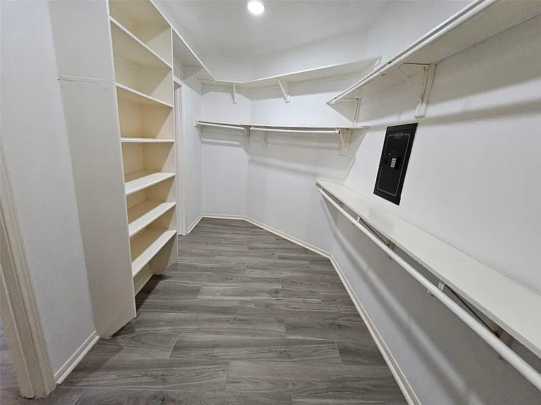 3709 Pinehurst Dr — Photo 21