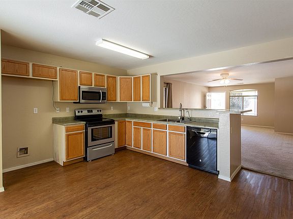 4th image of 1451 E Daniella Dr