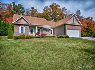 112 W Sunset Ridge Dr, Etowah, NC 28729