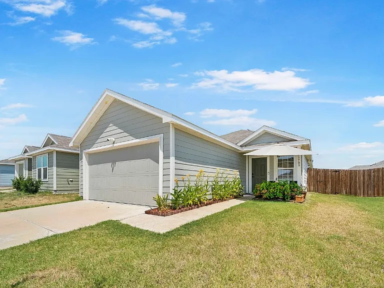 5705 Timber Point Dr — Photo 1