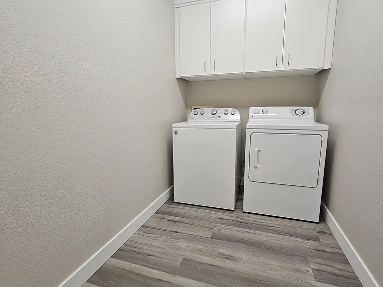 768 Anacapri St — Photo 32