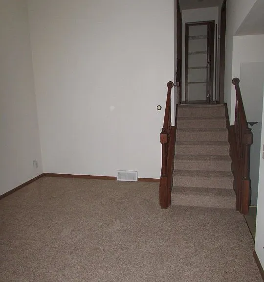 922 N Bird St — Photo 4