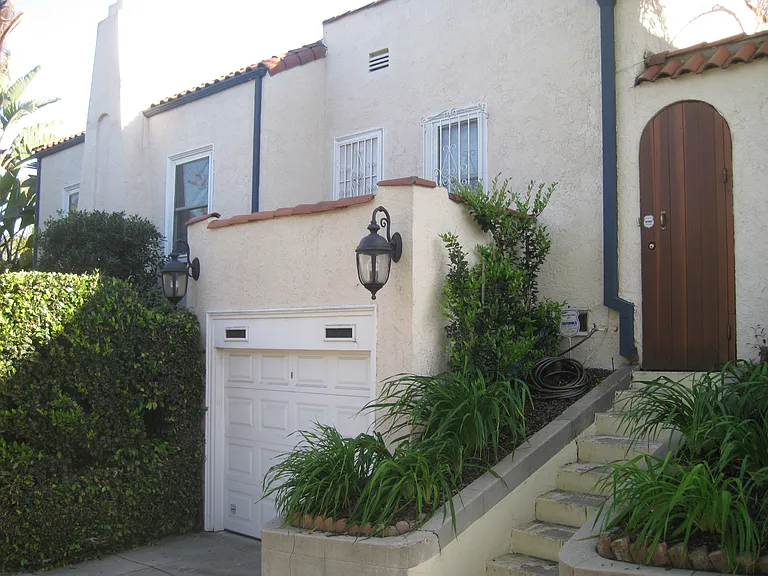 1203 S Rimpau Blvd — Photo 31