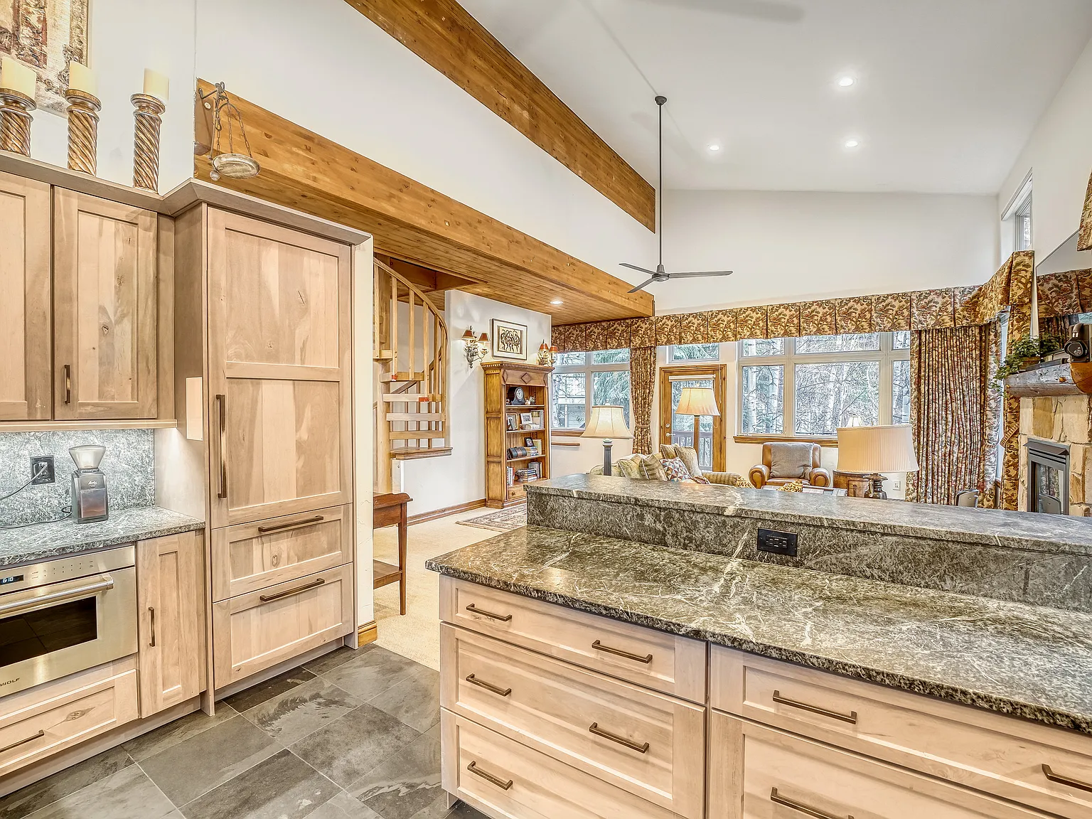 4 bed, 3.5 bath, 1850 sqft, $10,000 — Photo 3