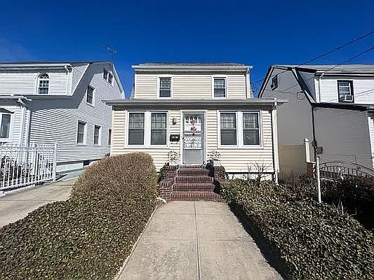 1st image of 9017 212th Pl
