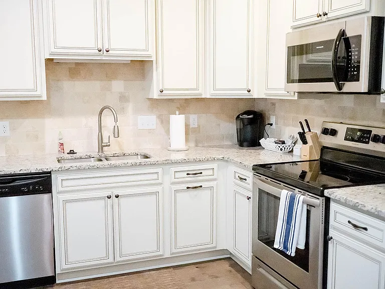 801 Mariners Cir — Photo 8