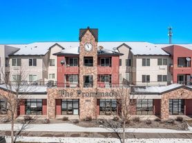 310 N Promenade Loop