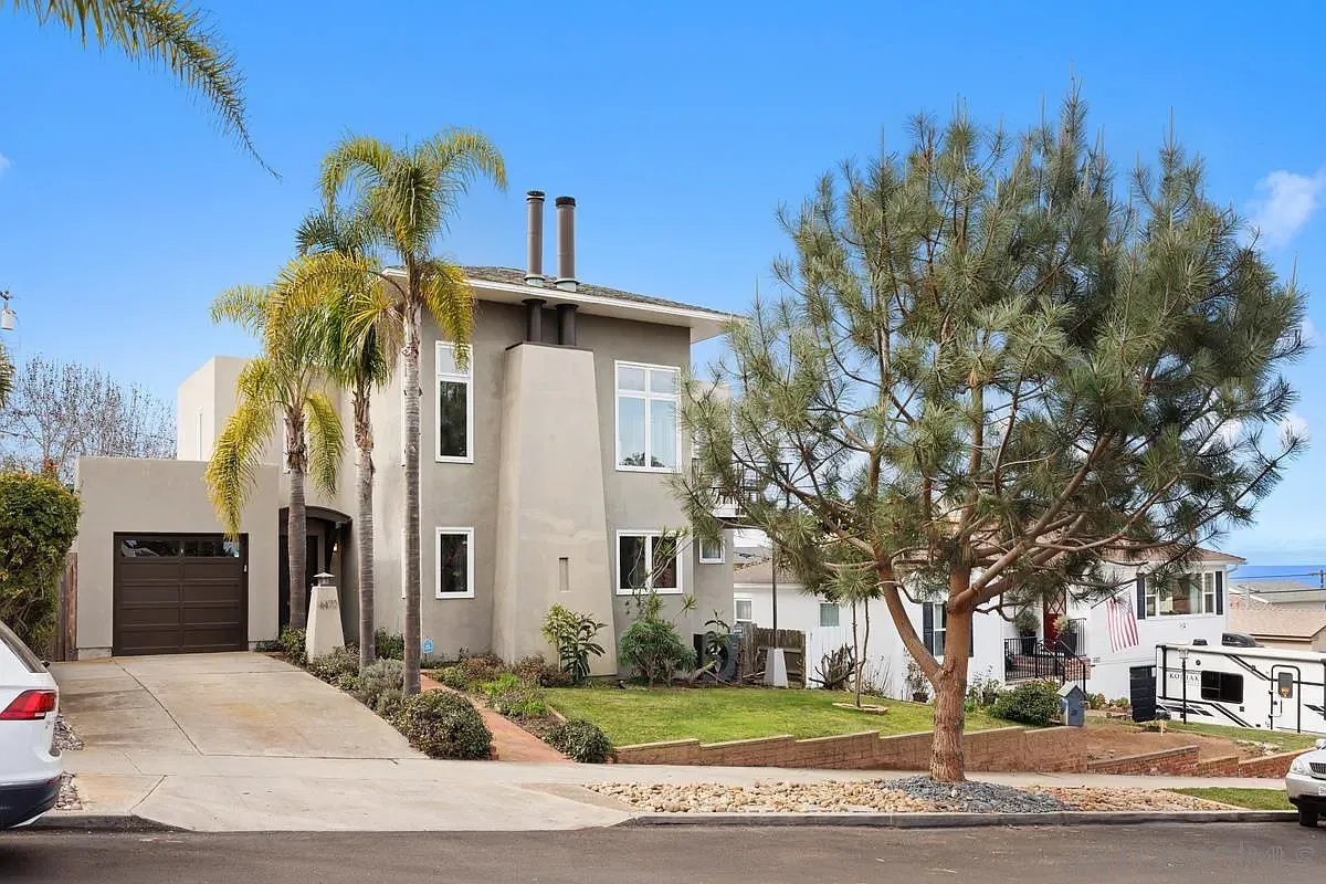 4 bed, 2.5 bath, 2603 sqft, $11,000 — Photo 1