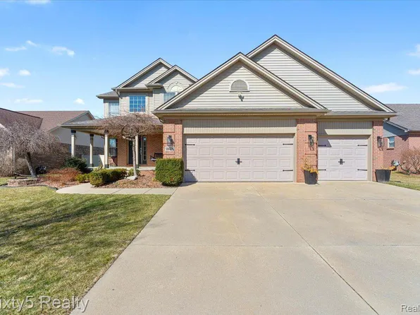 23396 Bluegrass Dr, Brownstown, MI 48183