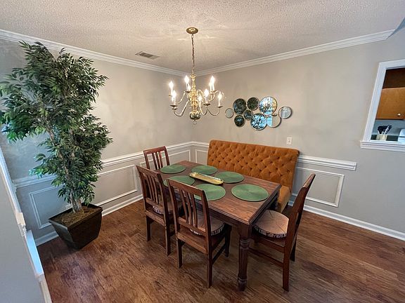 4th image of 37 Rose Hill Dr