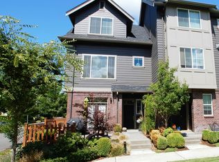 876 3rd Ave NE, Issaquah, WA 98029