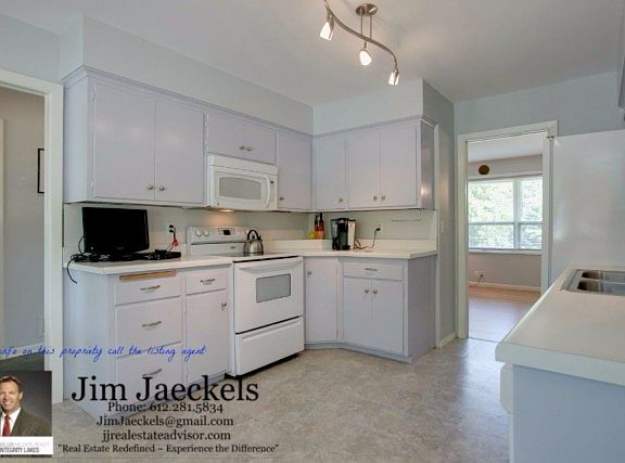 4th image of 4900 Aspasia Ln